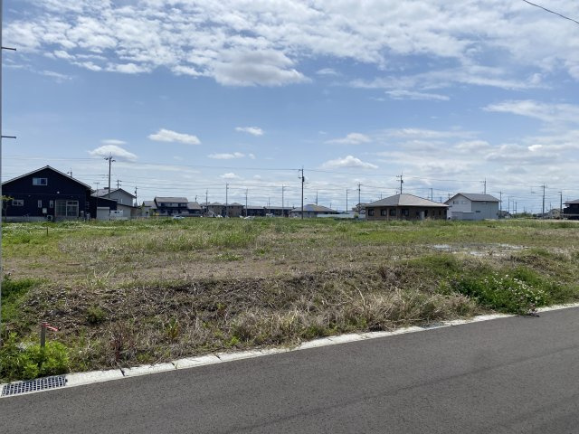 金田西売地の前面道路含む現地写真