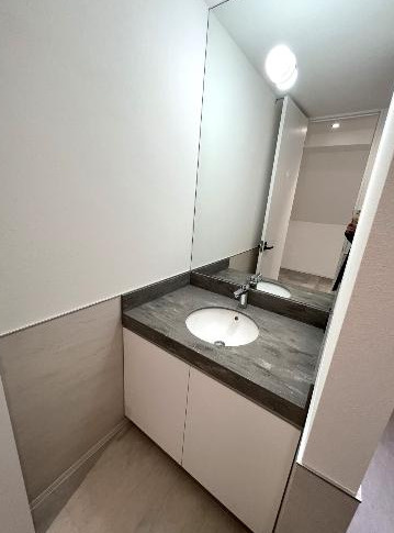 神戸市兵庫区浜崎通　一棟売収益ビルの洗面所