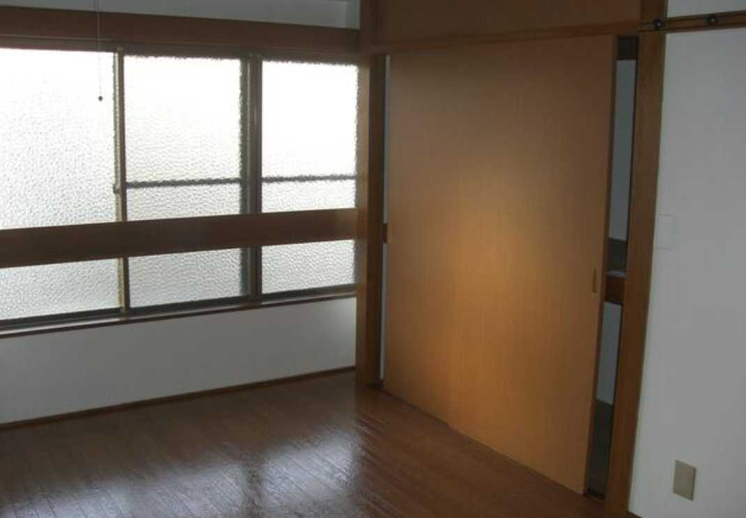 塩沢マンション　角部屋　女性限定　礼金０の内装