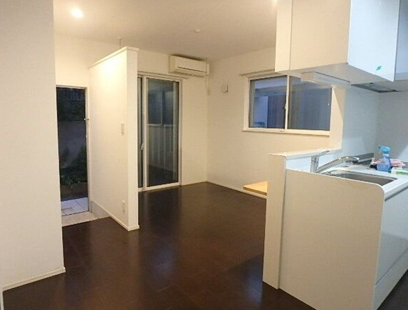 柏市あけぼの3丁目　一棟売アパートの居間・リビング