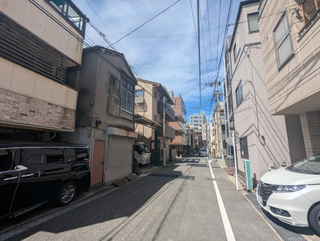 江東区牡丹１丁目の売地の前面道路含む現地写真