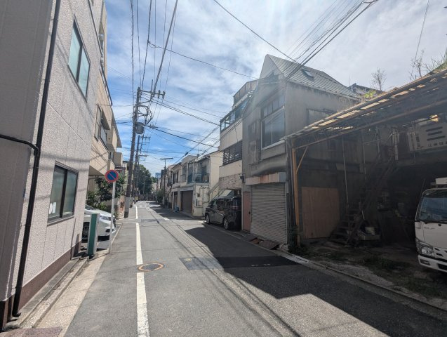 江東区牡丹１丁目の売地の前面道路含む現地写真