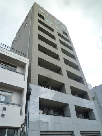 ソレアードトレスなんばWESTの外観