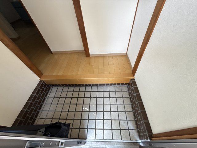 北今宿三木貸家2棟の玄関