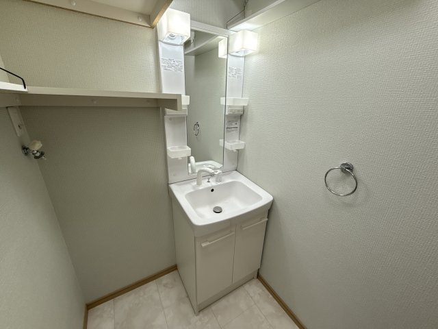 北今宿三木貸家2棟の洗面所
