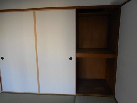 青風ハイツの収納