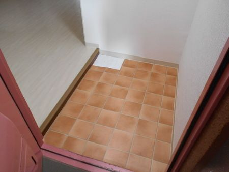 青風ハイツの玄関