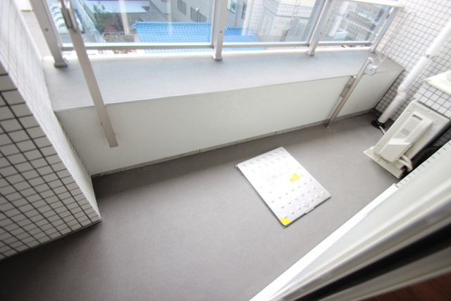 Ｓｈｅｔｌａｎｄ　Ｋｕｓｕｎｏｋｉのバルコニー|外からの目が気にならないバルコニーで洗濯物が干せます