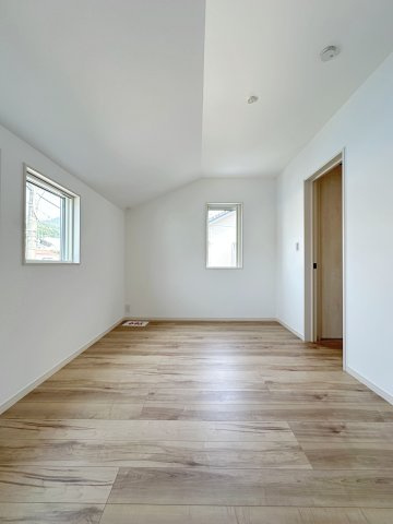 安佐南区伴東5丁目の洋室|6帖の洋室☆