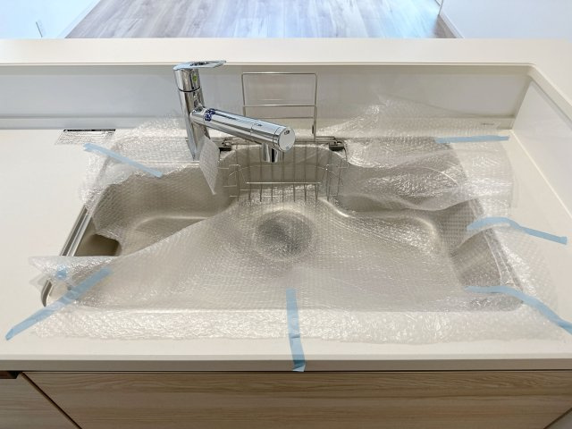 安佐南区伴東5丁目のキッチン|浄水機能付きステンレスシンク☆
ステンレスシンクは傷や汚れに強く、お手入れも簡単で使いやすいです♪
さらにワンタッチで浄水に切り替えができる為とても便利です！