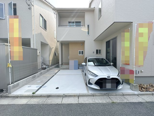 安佐南区伴東5丁目の駐車場|車は車種により並列2台駐車可能☆
広々とした駐車スペースは来客時なども安心なので気軽に家族や友人を招くことができます♪