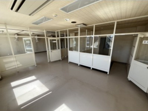 事業を始めたい方におすすめ◎【店舗・事務所一棟】旭町の居間・リビング