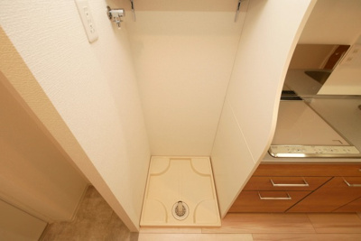 【設備】 | セレニテ日本橋ミラク | 洗濯機置き場です