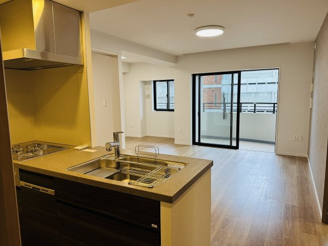 クリオレジダンス八王子ザ・マークスの居間・リビング|～16.3帖の明るいLDKで、家族団欒の時間をお過ごしいただけます～