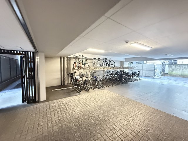 クリオレジダンス八王子ザ・マークスの駐輪場|～整然と並んでいる駐輪スペース～