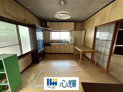 【キッチン】 | 山口市平井中古2階建／5DK | 家族が集う開放的な自由空間。