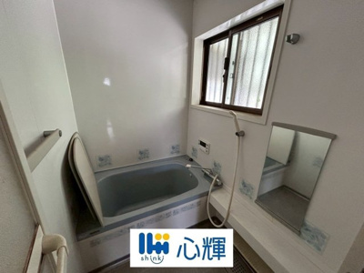 【浴室】 | 山口市平井中古2階建／5DK | 一日の疲れを癒してくれる空間です。
