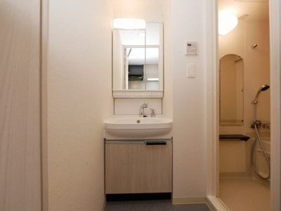 【洗面所】 | Lala place難波ガルテン | 忙しい朝には欠かせない洗面所です