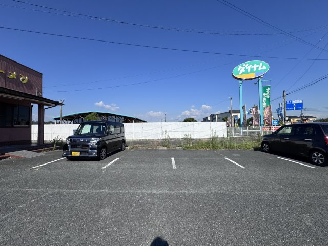 長洲町清源寺店舗の駐車場