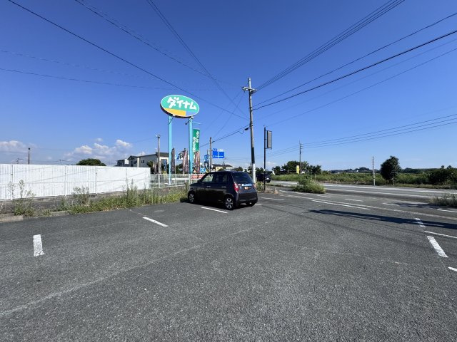 長洲町清源寺店舗の駐車場