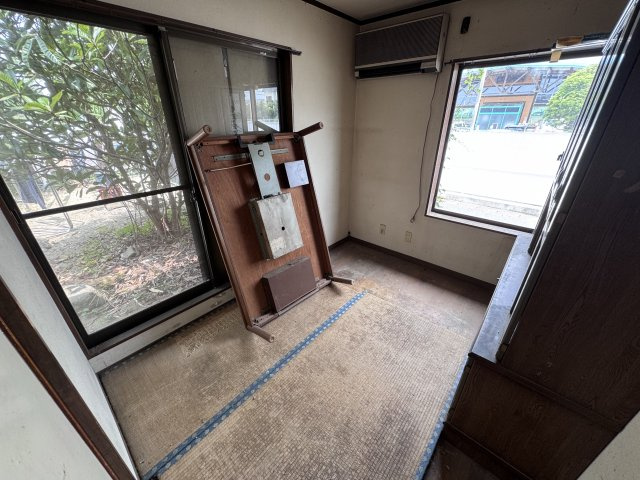 長洲町清源寺店舗の和室