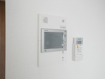 【セキュリティ】 | レオンコンフォート難波西Ⅲ | モニター付きインターフォンです