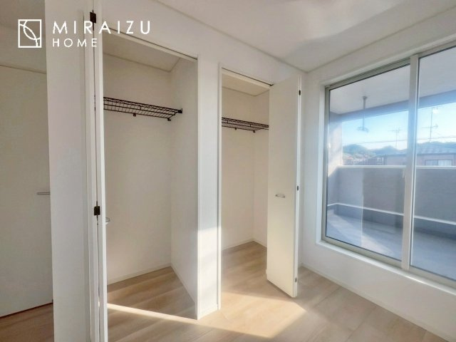 【洋室】 | 暮らしやすさを考えたプランで快適な現地ロケーションを実現。安らぎに満たされる、ゆとりのある日々を過ごせます♪