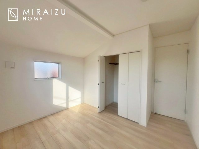 【収納】 | 日当たりの良いお家は嬉しいですよね。それぞれ価値観が分かれる箇所です、実際に内覧して日当たりの心地よさをご体感下さいね♪