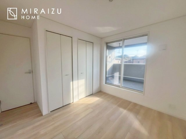 【寝室】 | 建物完成につき、実際のお部屋をごゆっくりご見学いただけます。お休みの日にご家族で見学はいかがでしょう。