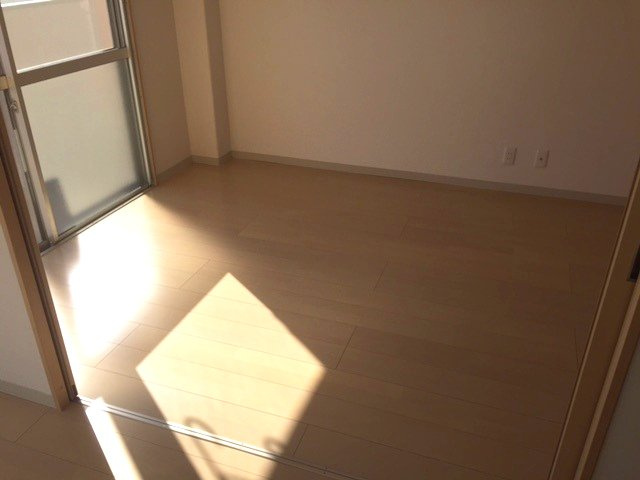 デュウオコート東雲本町の居間・リビング