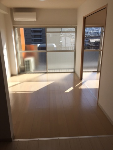 デュウオコート東雲本町の居間・リビング