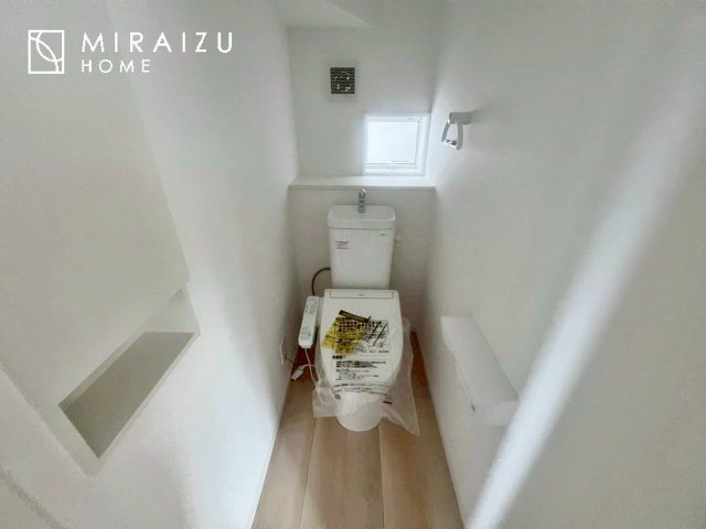 【トイレ】 | おしり洗浄、ビデ洗浄、暖房便座の機能を標準装備。トイレットペーパーの無駄遣いを防ぎ、肌を傷つける心配がありません♪
