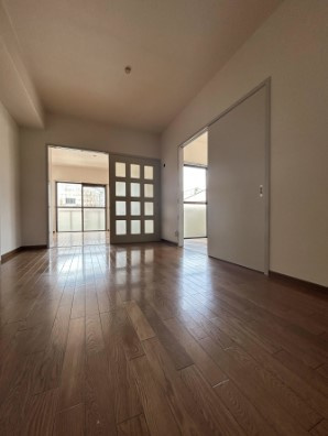 【居間・リビング】 | 東櫛原35ビル