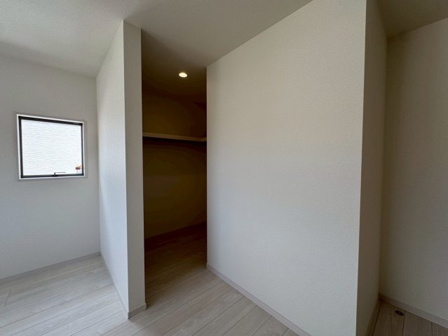 リーブルガーデン南城市知念久手堅・2号棟の収納|２階主寝室7.75帖+ウォークインクローゼット