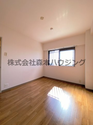 【洋室】 | 　サンマンション南野 | ゆったりした洋室です