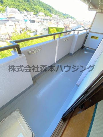 【バルコニー】 | 　サンマンション南野 | 開放的で明るい空間を演出してくれるバルコニーです