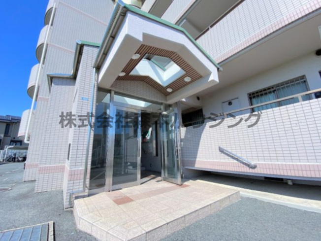【エントランス】 | 　サンマンション南野 | 清潔なエントランスです