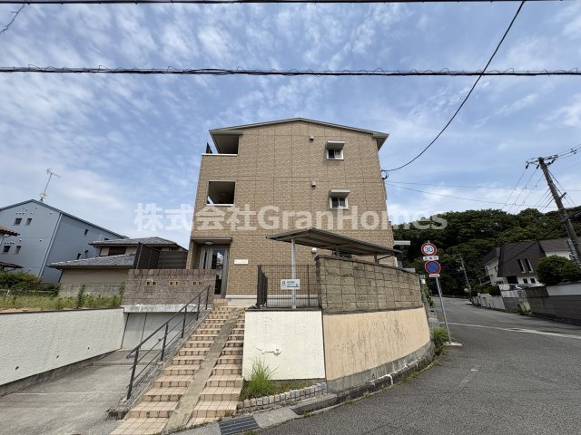 グローリア若葉台の外観