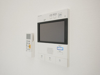 【セキュリティ】 | S-RESIDENCE難波大国町Uno | モニター付きインターホンです