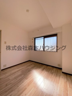 【洋室】 | 　サンマンション南野 | 落ち着いた色調の洋室です