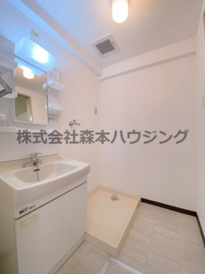 【洗面所】 | 　サンマンション南野 | 広い洗面スペース