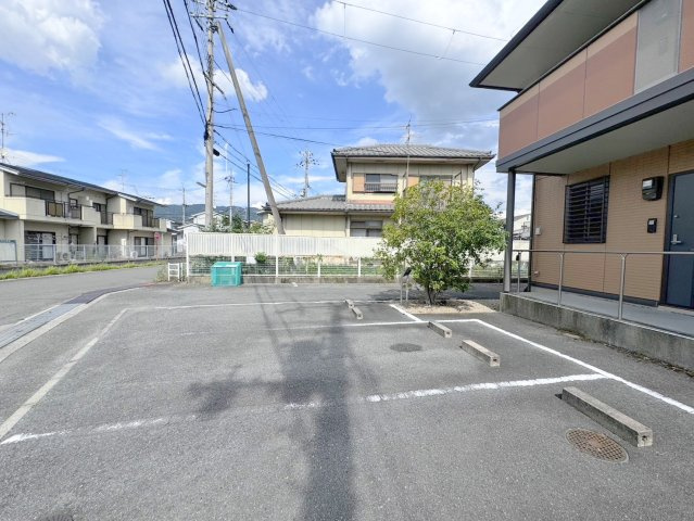 マ・メゾン榮　Ⅲの駐車場