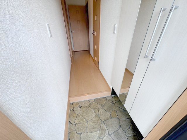 マ・メゾン榮　Ⅲの玄関