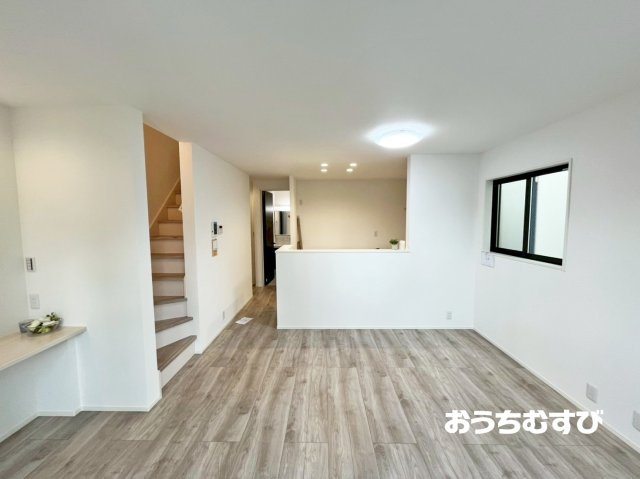 守山区守山1丁目(全4棟)の居間・リビング