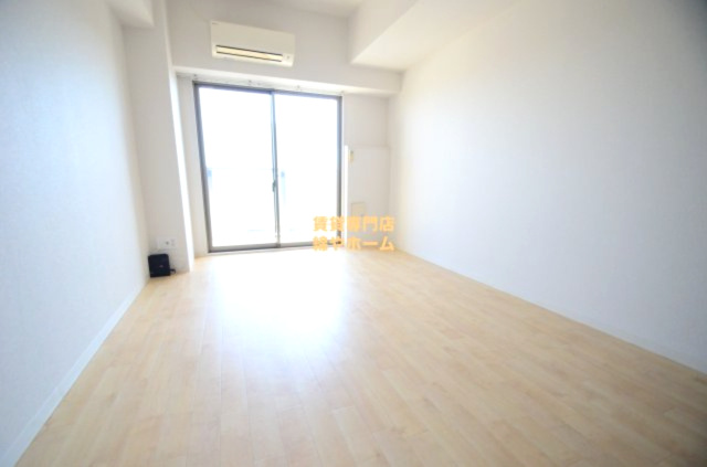 FDS KOHAMA WESTの居間・リビング|ゆったりとしたリビングです