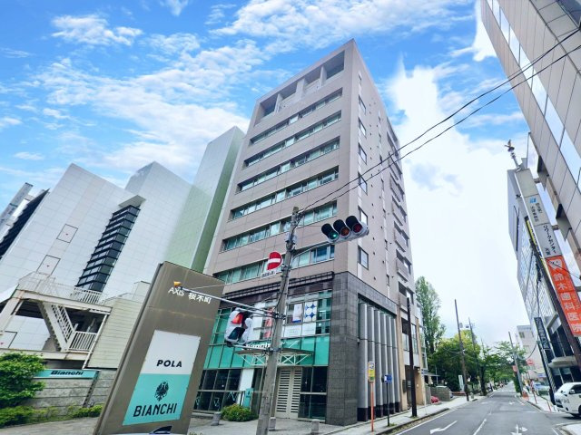 アクシス桜木町ビルの外観