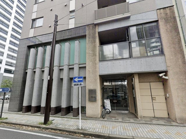 アクシス桜木町ビルのエントランス