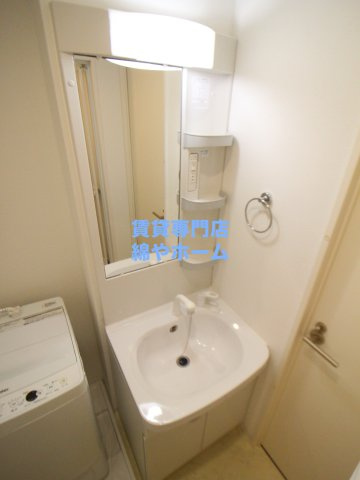 グランパシフィック玉出の独立洗面台|独立洗面台あり、毎朝おしゃれに忙しい女性の方におすすめです