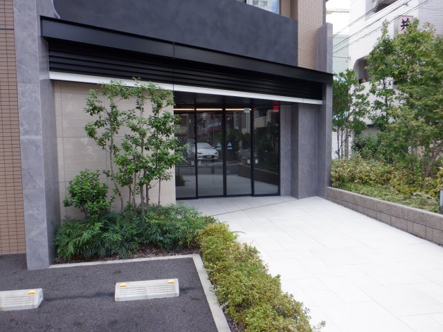 オープンレジデンシア町屋のエントランス
