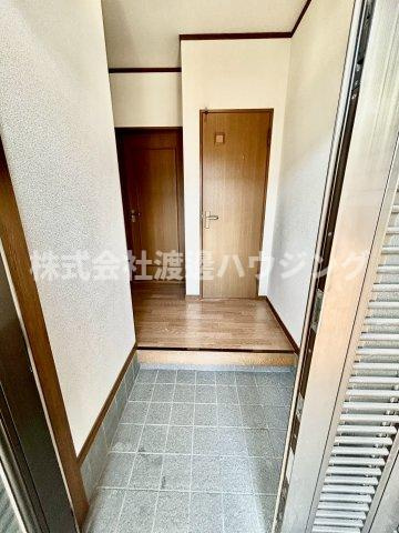 植村ハイツの玄関